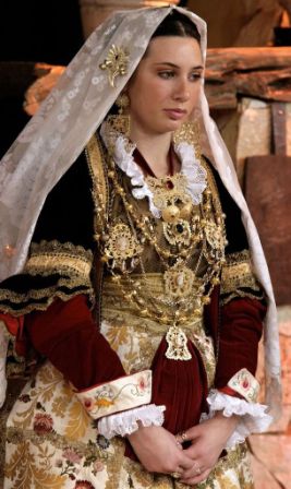 costume traditionnel de mariage Sarde